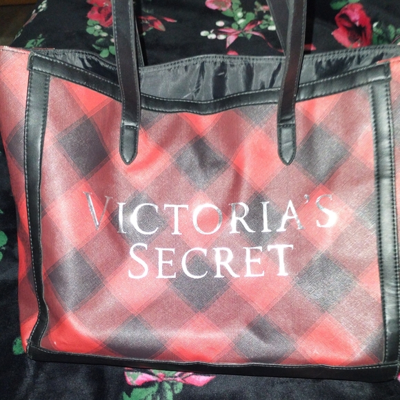 Victoria Secret Red ♥️ and black 🖤 checkered tote **new** - Picture 2 of 10